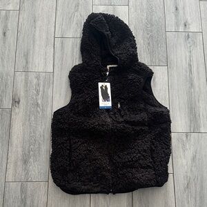 Cozy Black women’s hooded Vest